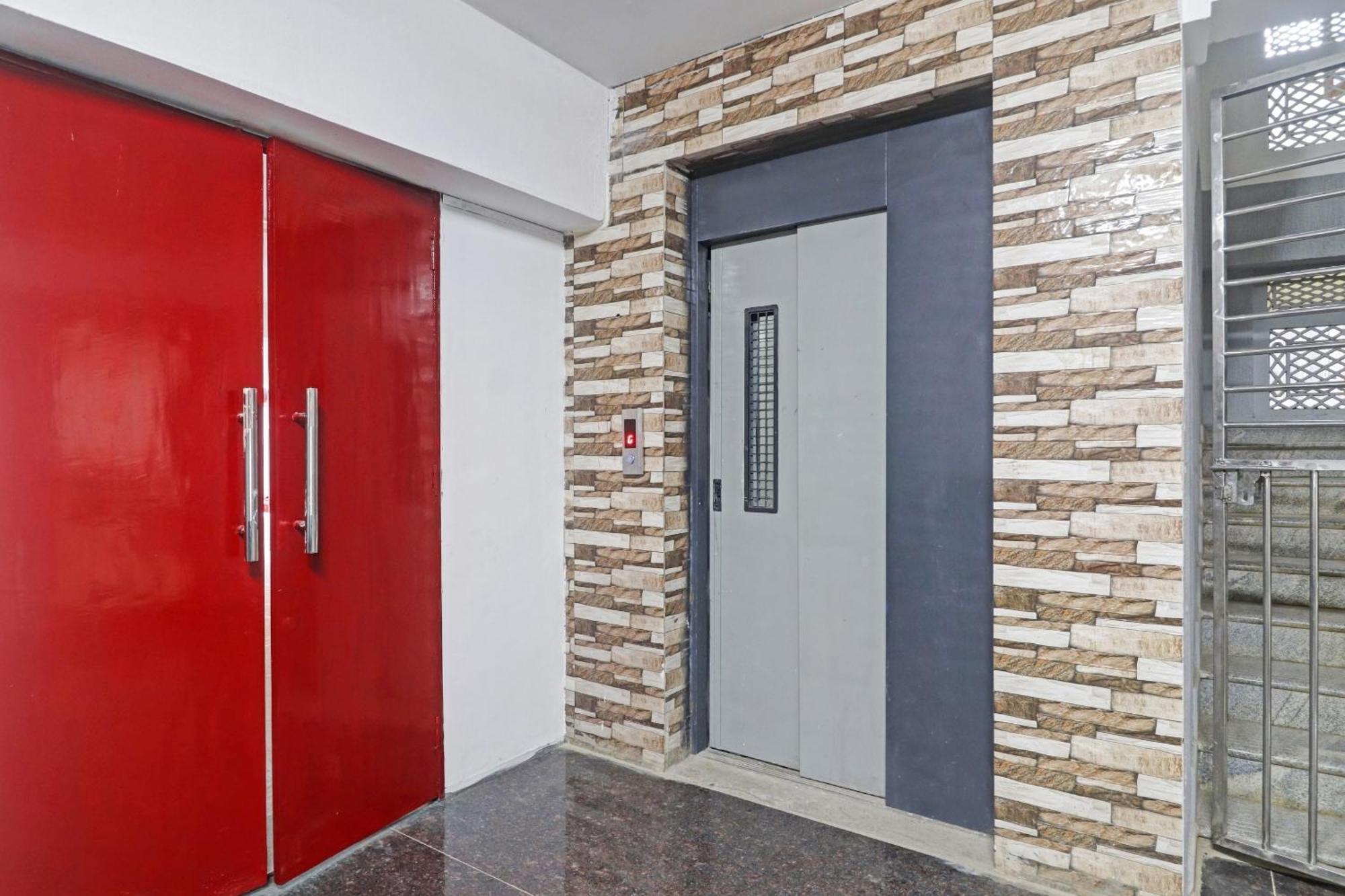 Townhouse De Alphabet Hotel Gachibowli Exterior photo