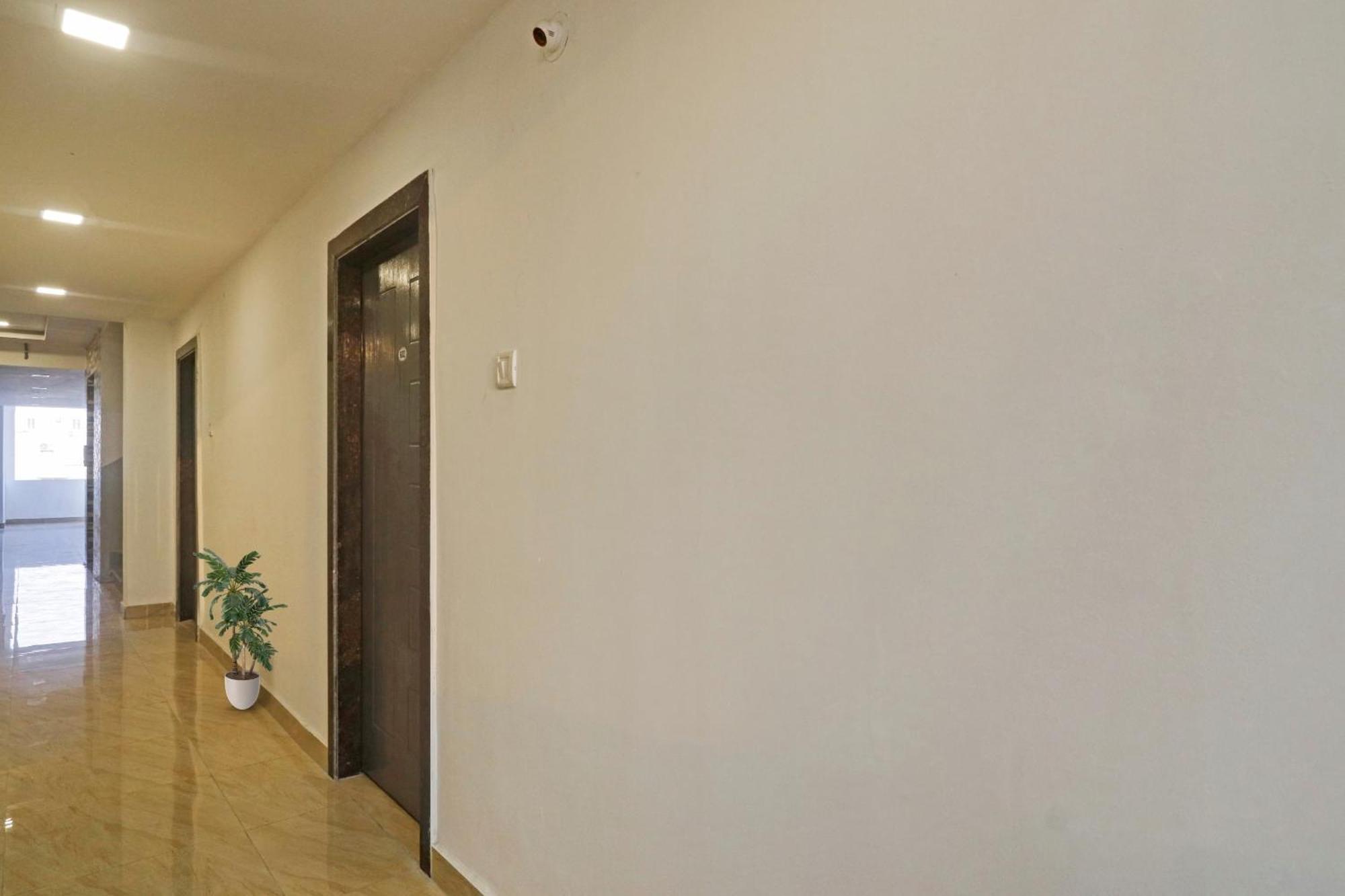 Townhouse De Alphabet Hotel Gachibowli Exterior photo
