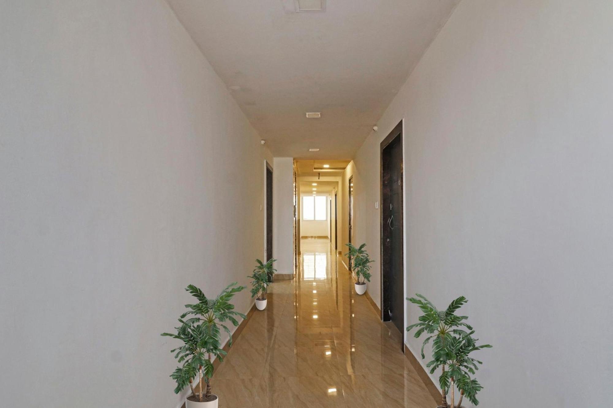 Townhouse De Alphabet Hotel Gachibowli Exterior photo
