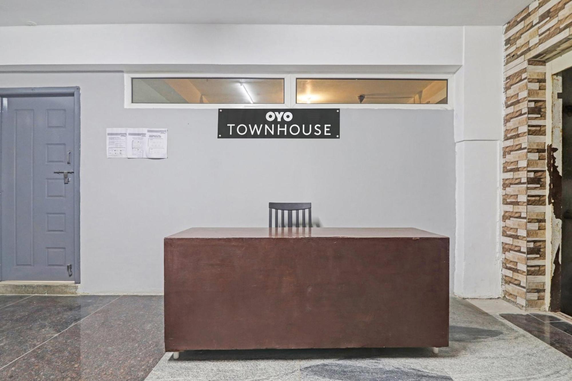 Townhouse De Alphabet Hotel Gachibowli Exterior photo